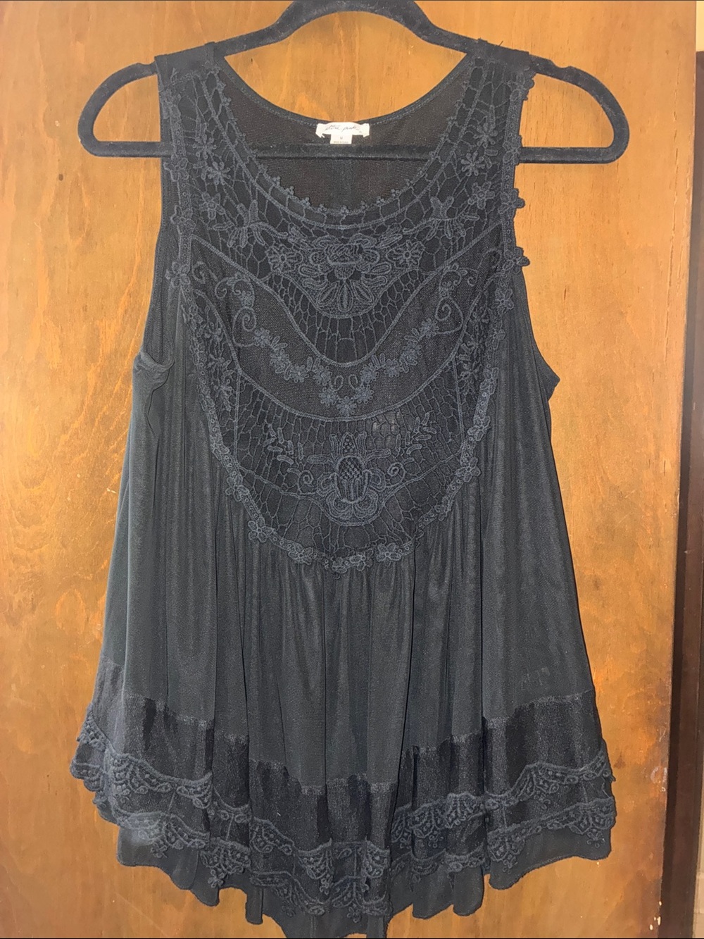 Ultra Pink Black Lace-Trim Sleeveless Tank
